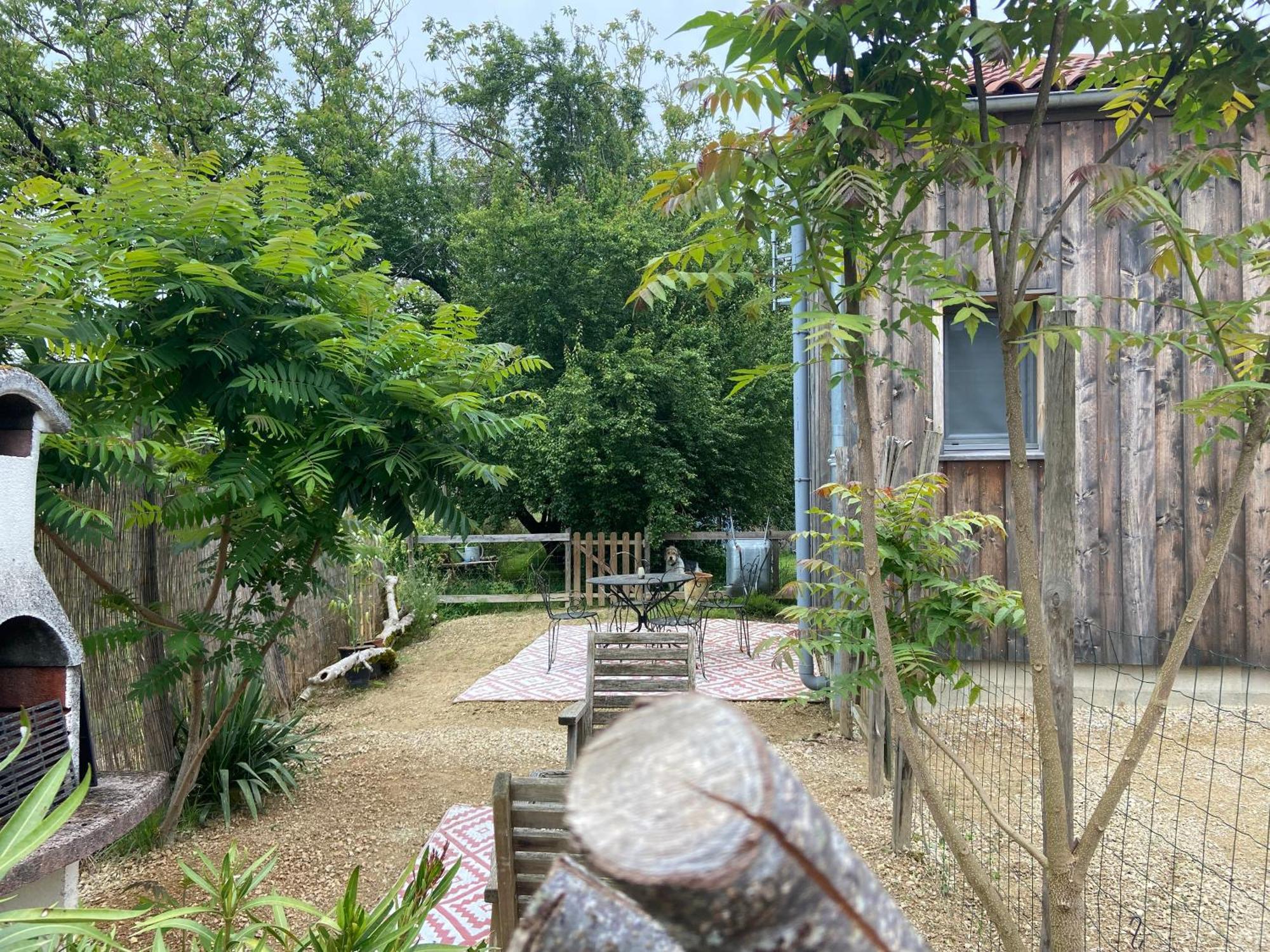Gite Wildflower Lane Valojoulx المظهر الخارجي الصورة