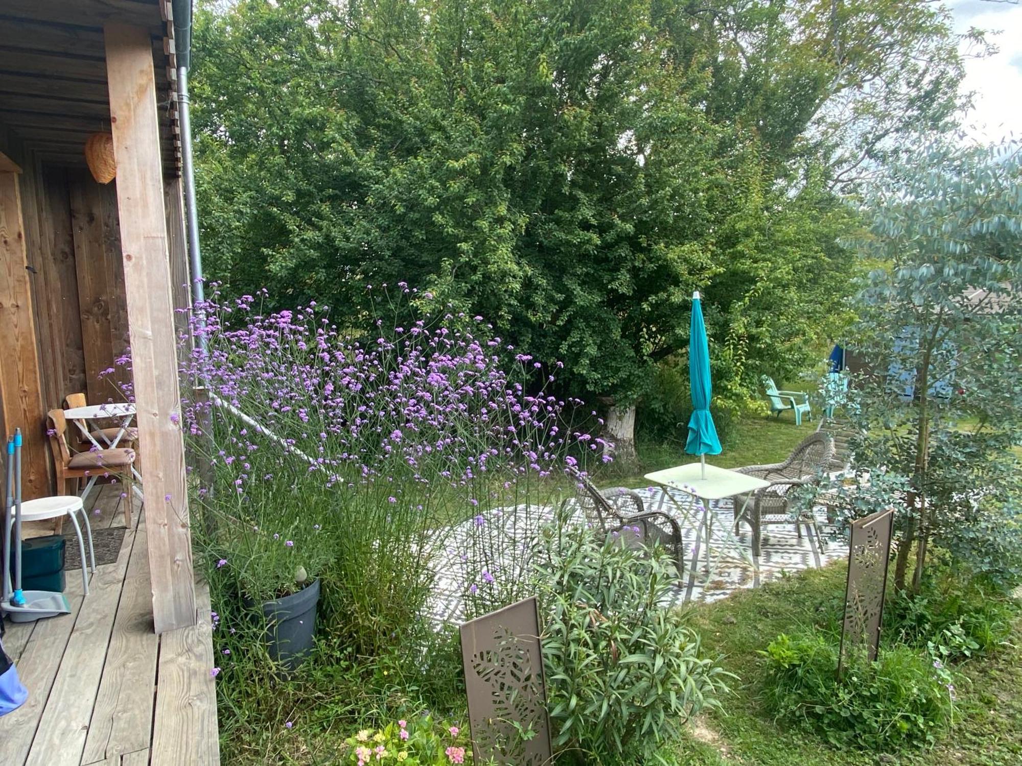 Gite Wildflower Lane Valojoulx المظهر الخارجي الصورة